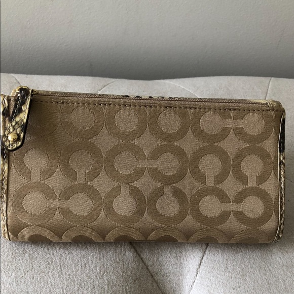 BRAND NEW! NEVER BEEN USED! Coach Reserve Wallet - Picture 3 of 13
